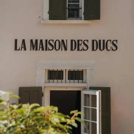 Отель La Maison Des Ducs 3*