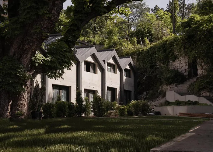 La Maison Des Ducs Hotel 3*