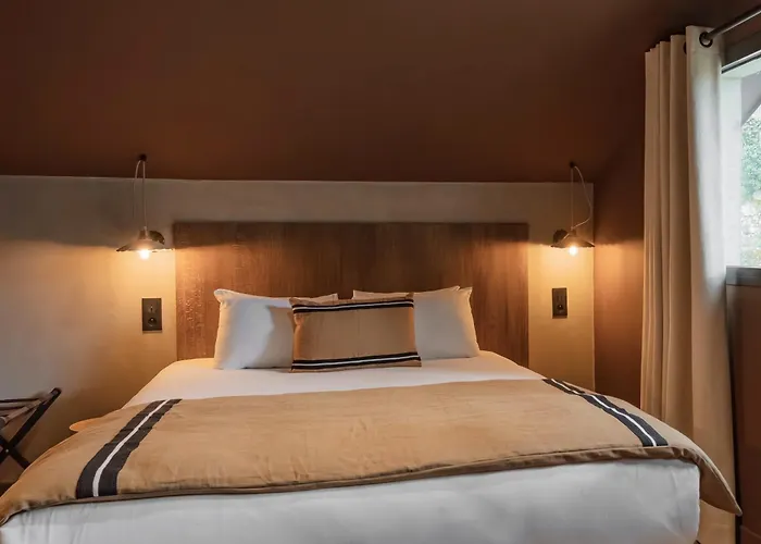 Hotel La Maison Des Ducs 3*